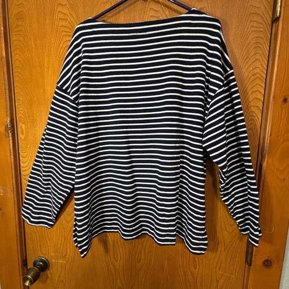 NWOT GAP Women's Navy and White Striped Scoop Neck Sweater Large - Picture 2 of 2